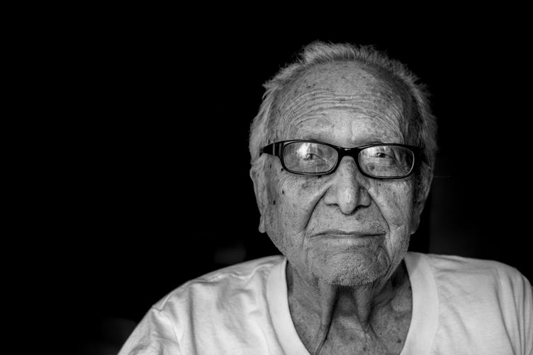 Free Photo Black And White Portrait Of Old Man Wearing Glasses