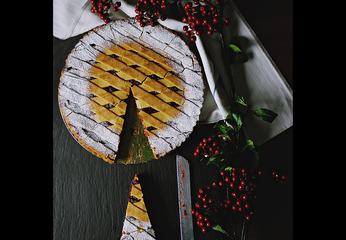 Lattice Cherry Pie Table Decoration