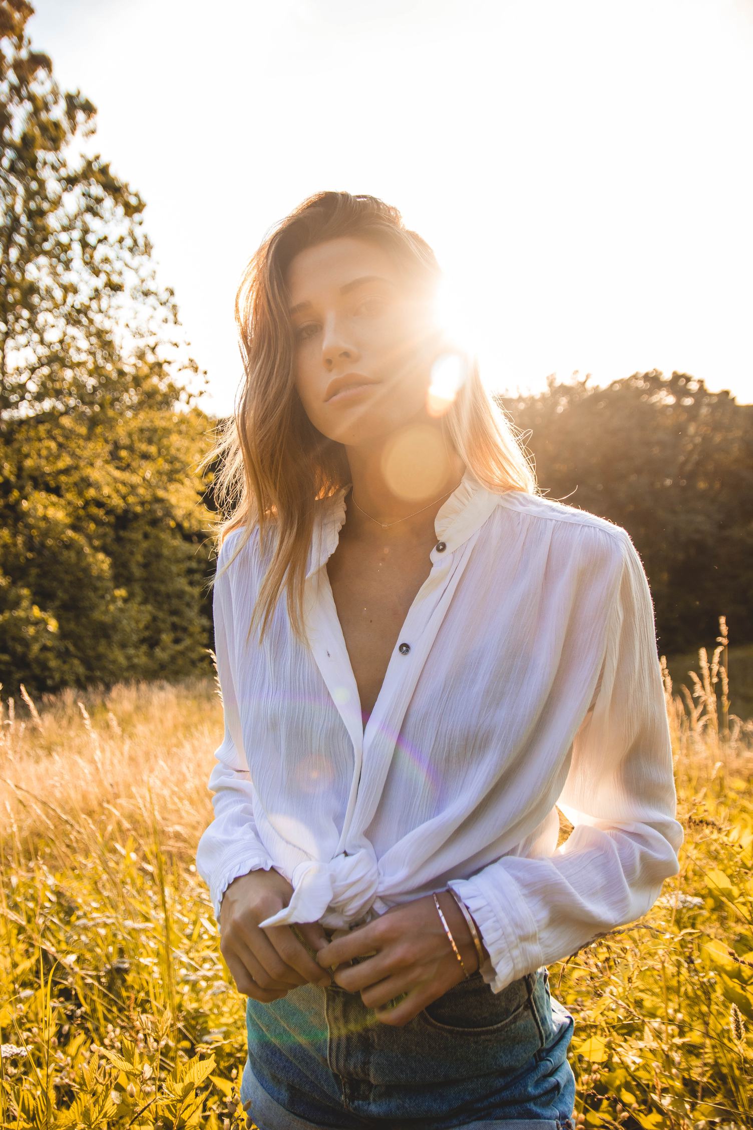 Beauty Romantic Girl Portrait against the Sun