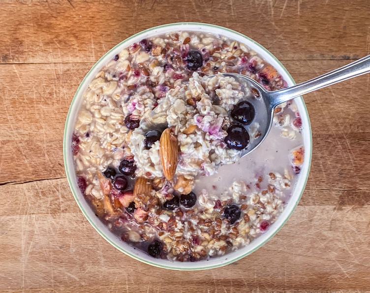 Porridge with Almonds and Dried Fruit